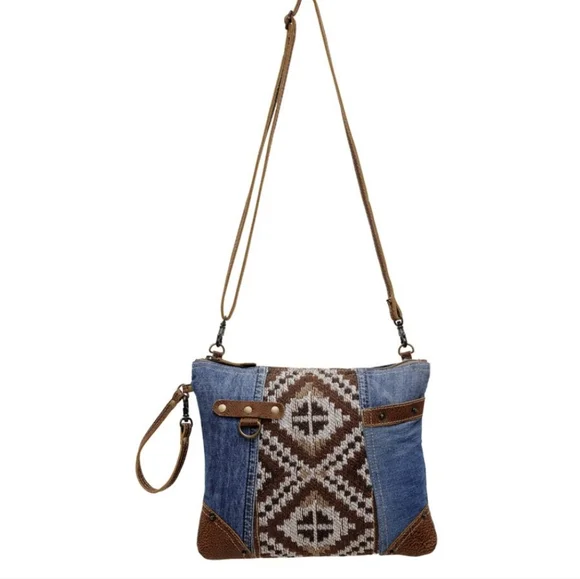 NWT Myra Shoulder Bag - Picture 4 of 5